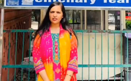 DUSU चुनाव 2025: उमांशी लाम्बा का NSUI पर मारपीट और फोन तोड़ने का आरोप, वोटिंग डे पर तनाव