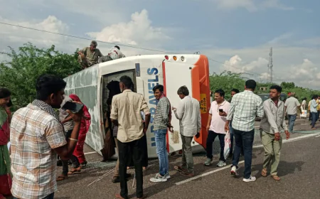 अनियंत्रित बस ने ली तीन जिंदगियां: बालोतरा के बागुंडी में कार-बस टक्कर से सड़क पर मौत का तांडव,