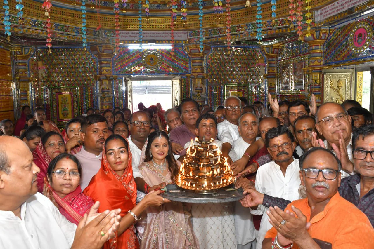 Barmer : फूलों की सजावट और 108 दीपकों की महाआरती के साथ सम्पन्न हुआ संच्चियाय माता भादवा मेला