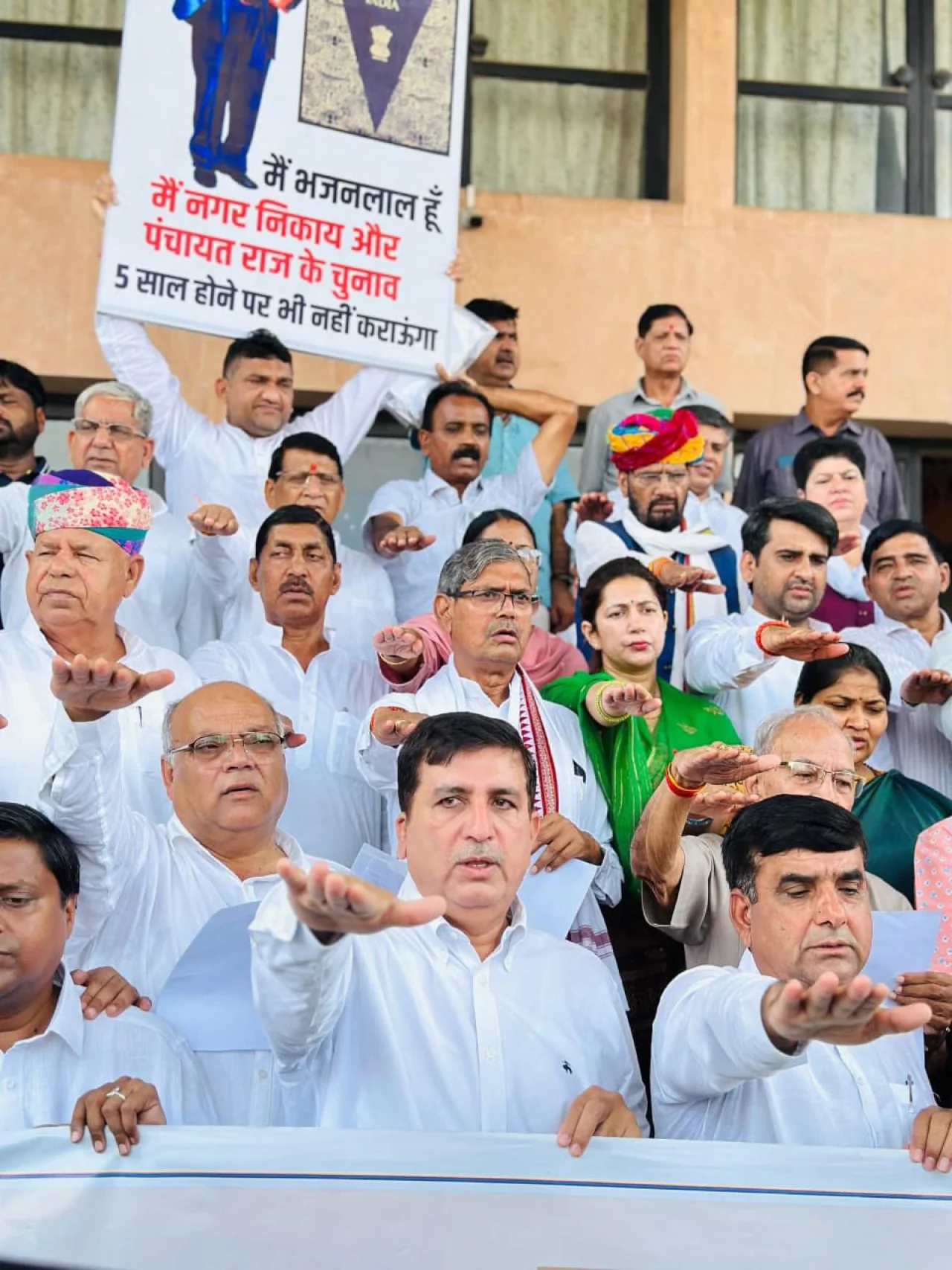 कांग्रेस का आरोप, हार के डर से भजनलाल सरकार पंचायत व निकाय चुनाव करवाने से बच रही है।