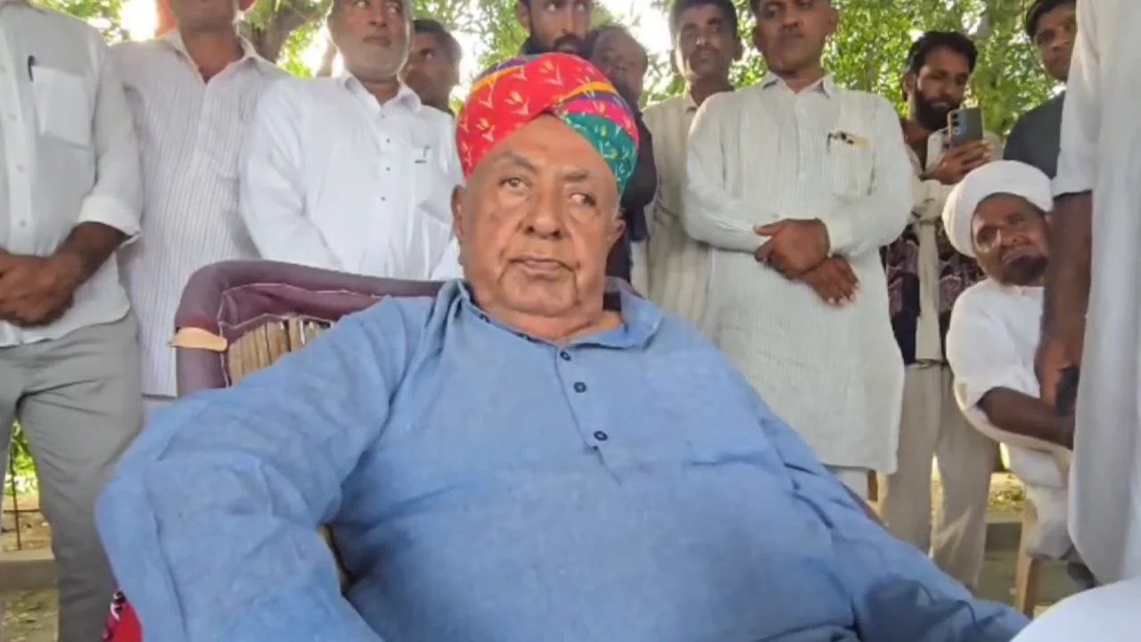 पूर्व विधायक अमीन खान का अनोखा अंदाज, वीडियो सोशल मीडिया पर हो रहा वायरल