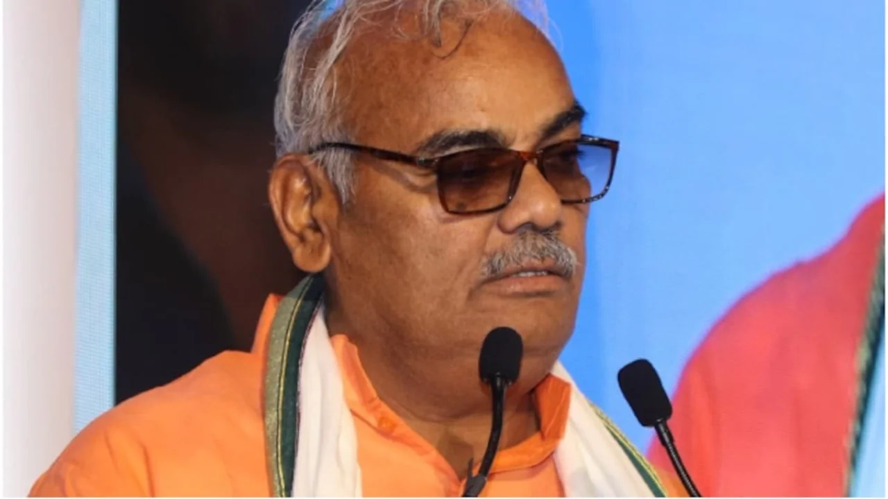 शिक्षा मंत्री मदन दिलावर का विराटनगर स्कूल में औचक निरीक्षण, मुख्य ब्लॉक शिक्षा अधिकारी पर कार्रवाई के आदेश