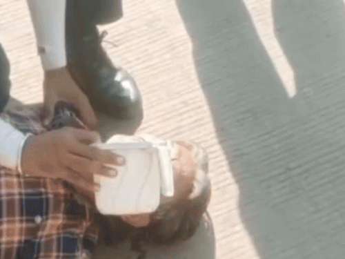 कोटा में ट्रैफिक कॉन्स्टेबल ने सड़क पर CPR देकर बचाई युवक की जान, VIDEO वायरल