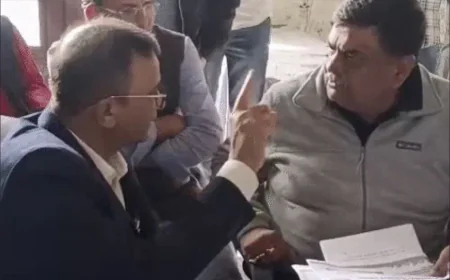 सीकर सेवा शिविर में मंत्री संजय शर्मा और कलेक्टर हुए आमने-सामने