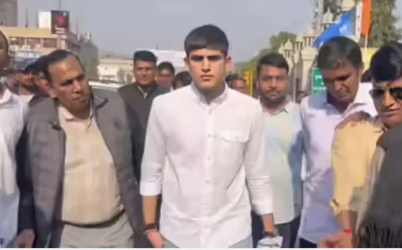 जयपुर की सड़कों पर पहली बार दिखे आरान पायलट, कौन है आरान पायलट ?