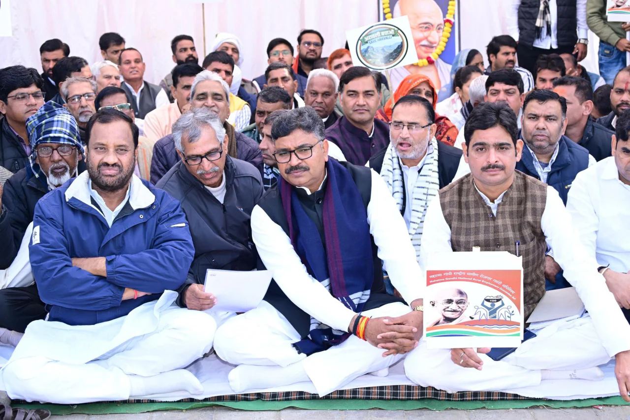 मनरेगा का नाम बदलने पर कांग्रेस का विरोध, जूली बोले– गरीबों के हक पर हमला