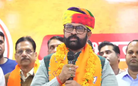 BJP में 'दम घुटने' की शिकायत के बाद कांग्रेस की 'घर वापसी': दिग्गज आदिवासी नेता महेंद्रजीत सिंह मालवीय की सियासी ड्रामा में नया ट्विस्ट!