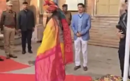 बाड़मेर गणतंत्र दिवस: मंत्री के.के. विश्नोई ने फहराया तिरंगा, कलेक्टर टीना डाबी की 'मानवीय चूक' हुई वायरल