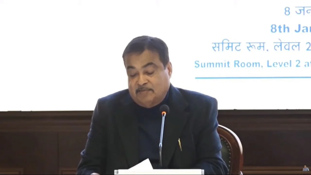 जैसलमेर बस हादसे के बाद नितिन गडकरी का फैसला: स्लीपर बसों के लिए सख्त नियम, अब जुगाड़ नहीं चलेगा