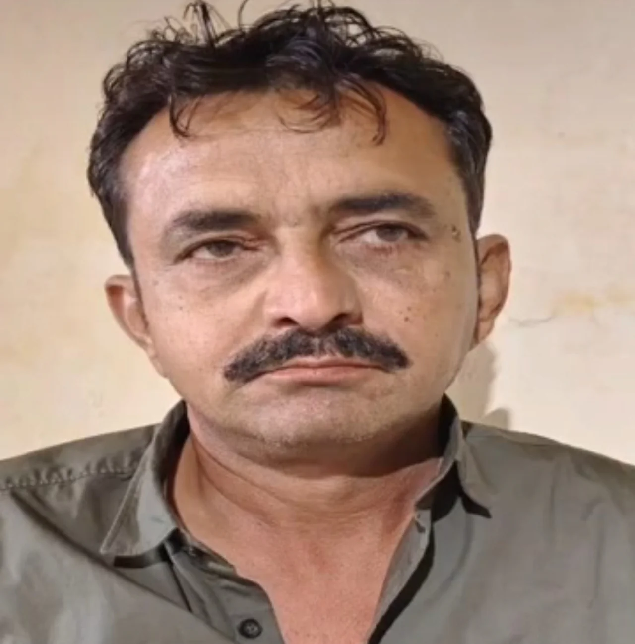 बाड़मेर पुलिस की बड़ी सफलता: तीन साल से फरार 10 हजार इनामी खूंखार तस्कर बाबूलाल दबोचा, बिना नंबर की गाड़ी भी जब्त