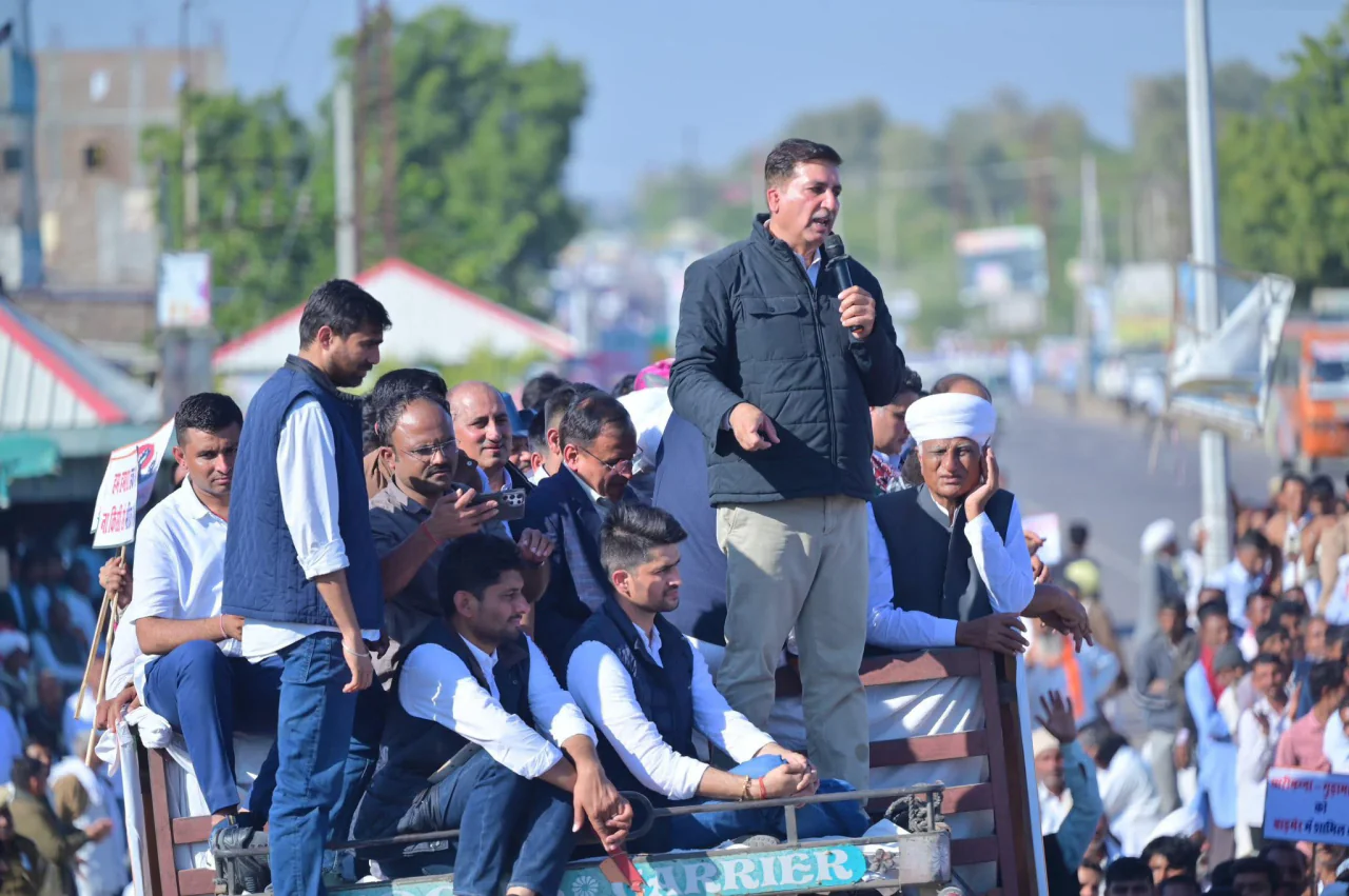 धोरीमना में गरजे हरीश चौधरी: मंत्री को दी चेतावनी, बोले- जनता सिखाएगी सबक!