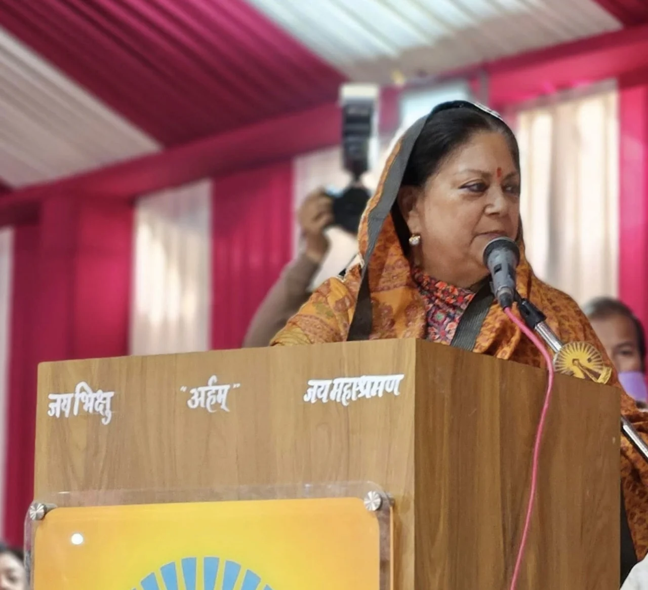 अहिंसा और राजनीति पर वसुंधरा राजे का बड़ा संदेश, दिल दुखाना भी हिंसा