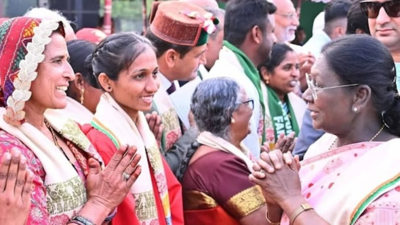 भैंस बेचकर खेती शुरू करने वाली सीकर की संतोष देवी, राष्ट्रपति भवन की खास मेहमान बनीं