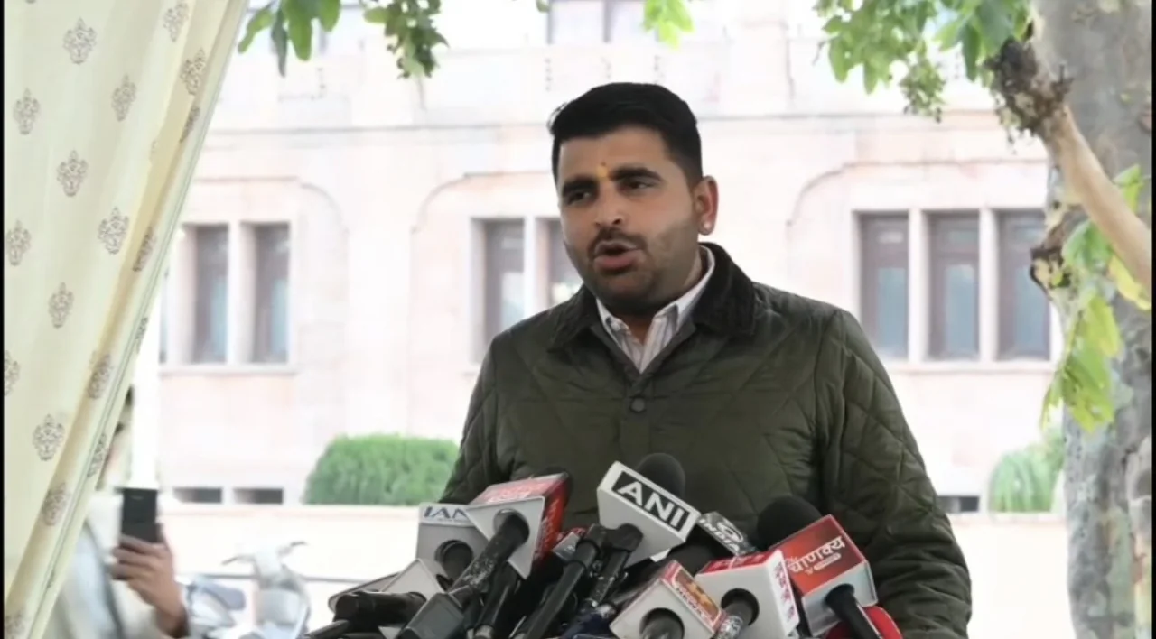 विधानसभा सत्र: रविंद्र सिंह भाटी के तीखे सवाल—"युवाओं के भविष्य के साथ फुटबॉल की तरह खेल रही हैं सरकारें"