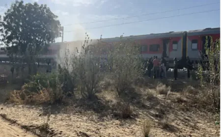 स्वर्ण नगरी एक्सप्रेस में पहियों के पास लगी आग, पायलट की सतर्कता से टला बड़ा हादसा