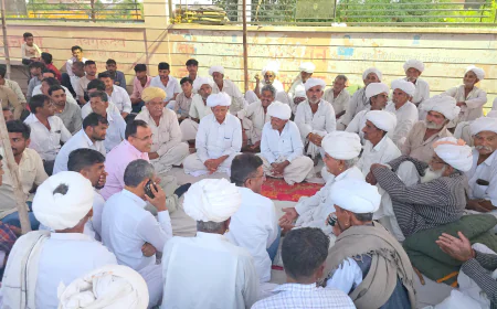 भोजासर में 13 दिन से डटे किसान, सांसद उम्मेदाराम बेनीवाल बोले– प्रशासन कंपनियों का मुनीम नहीं बने