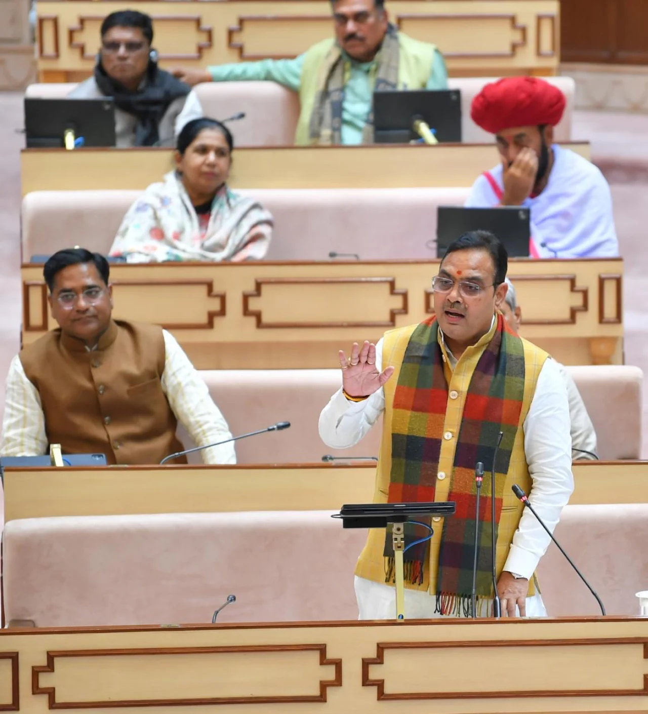 राजस्थान विधानसभा: मुख्यमंत्री भजनलाल शर्मा का कांग्रेस पर तीखा हमला, शायरी संग जवाब