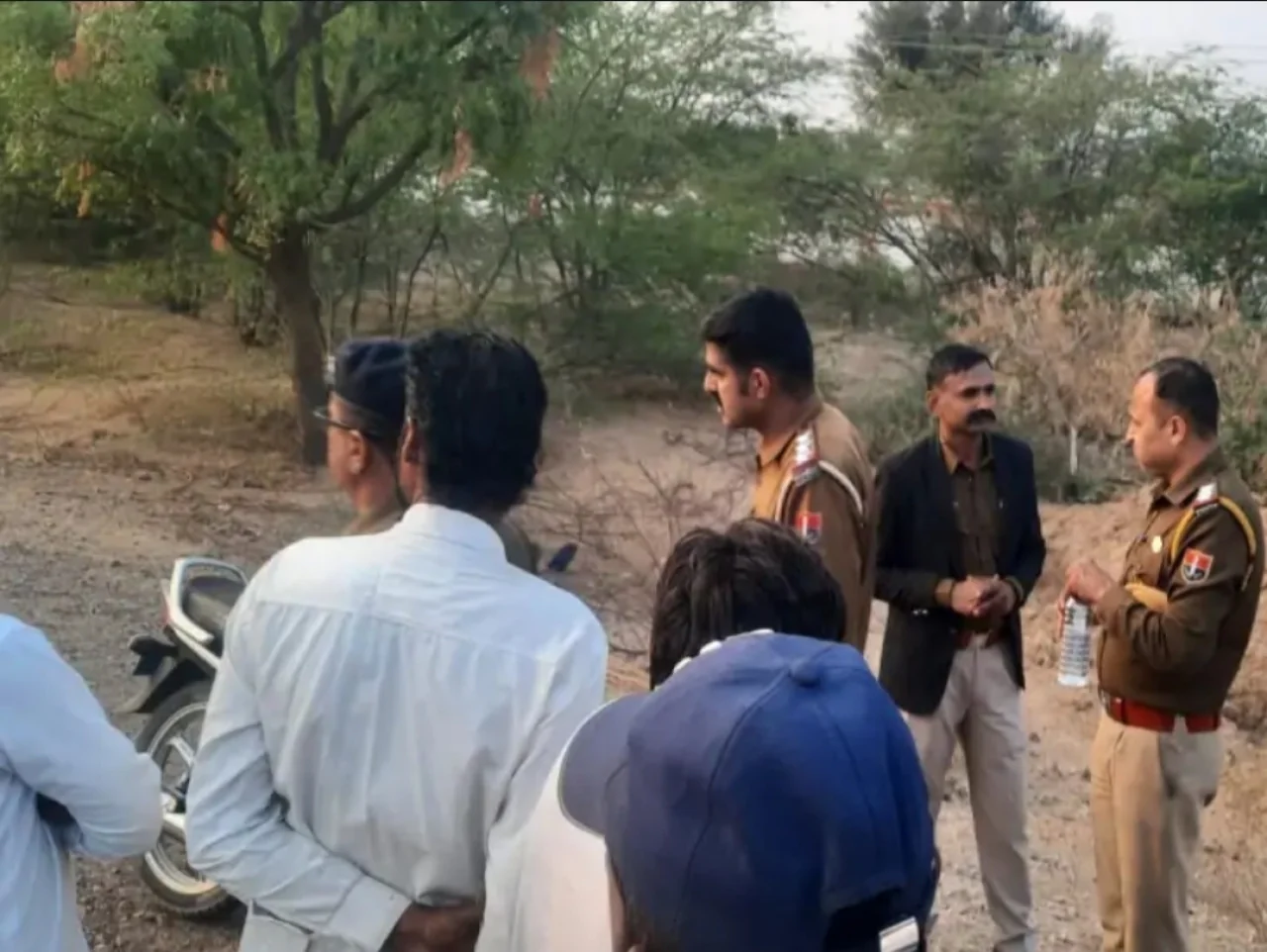 रास्ता पूछने के बहाने बुजुर्ग महिला से सोने की चेन लूट, बदमाश हुए फरार