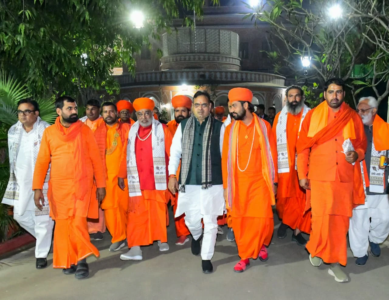 खेजड़ी संरक्षण कानून: मुख्यमंत्री भजनलाल शर्मा से संतों की मुलाकात, जताया आभार