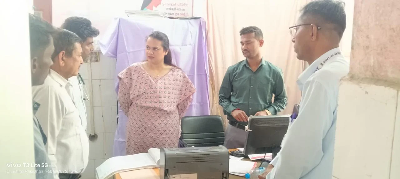 जिला कलेक्टर टीना डाबी अचानक पहुंची चौहटन जिला चिकित्सालय