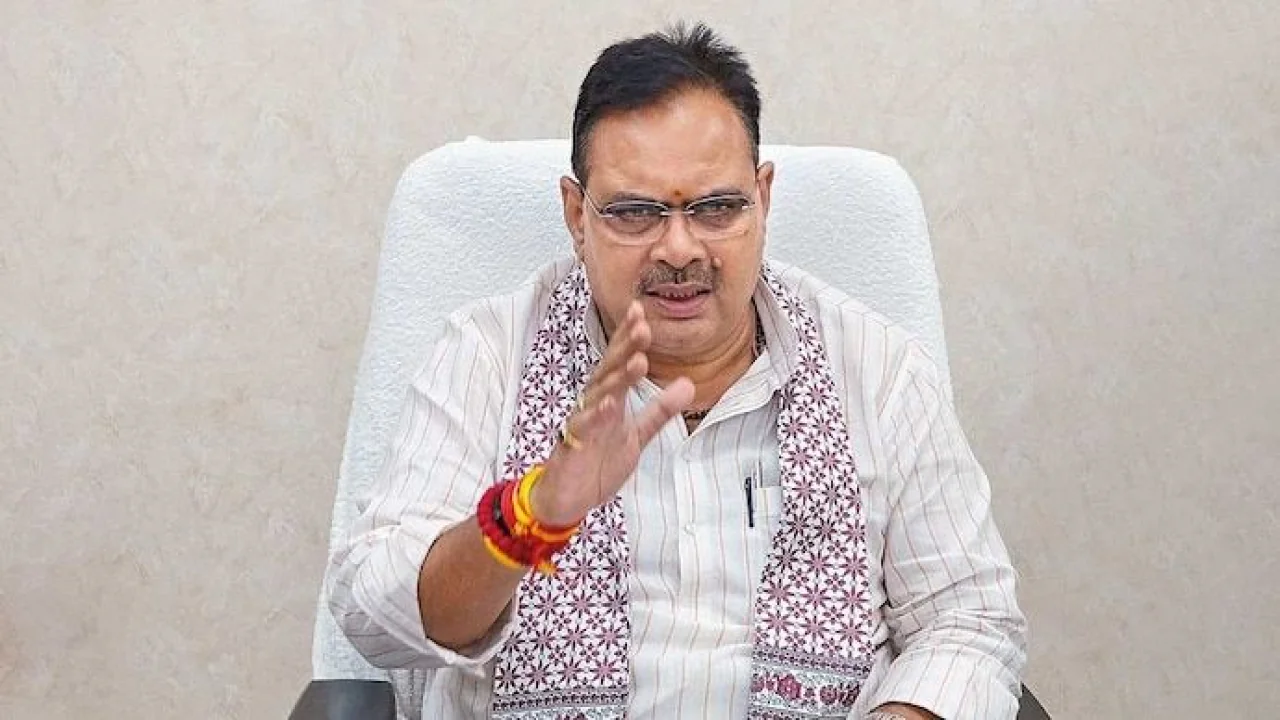 CM भी चौंके, एक आदमी कैसे खा सकता है 75 डिब्बे च्यवनप्राश ?