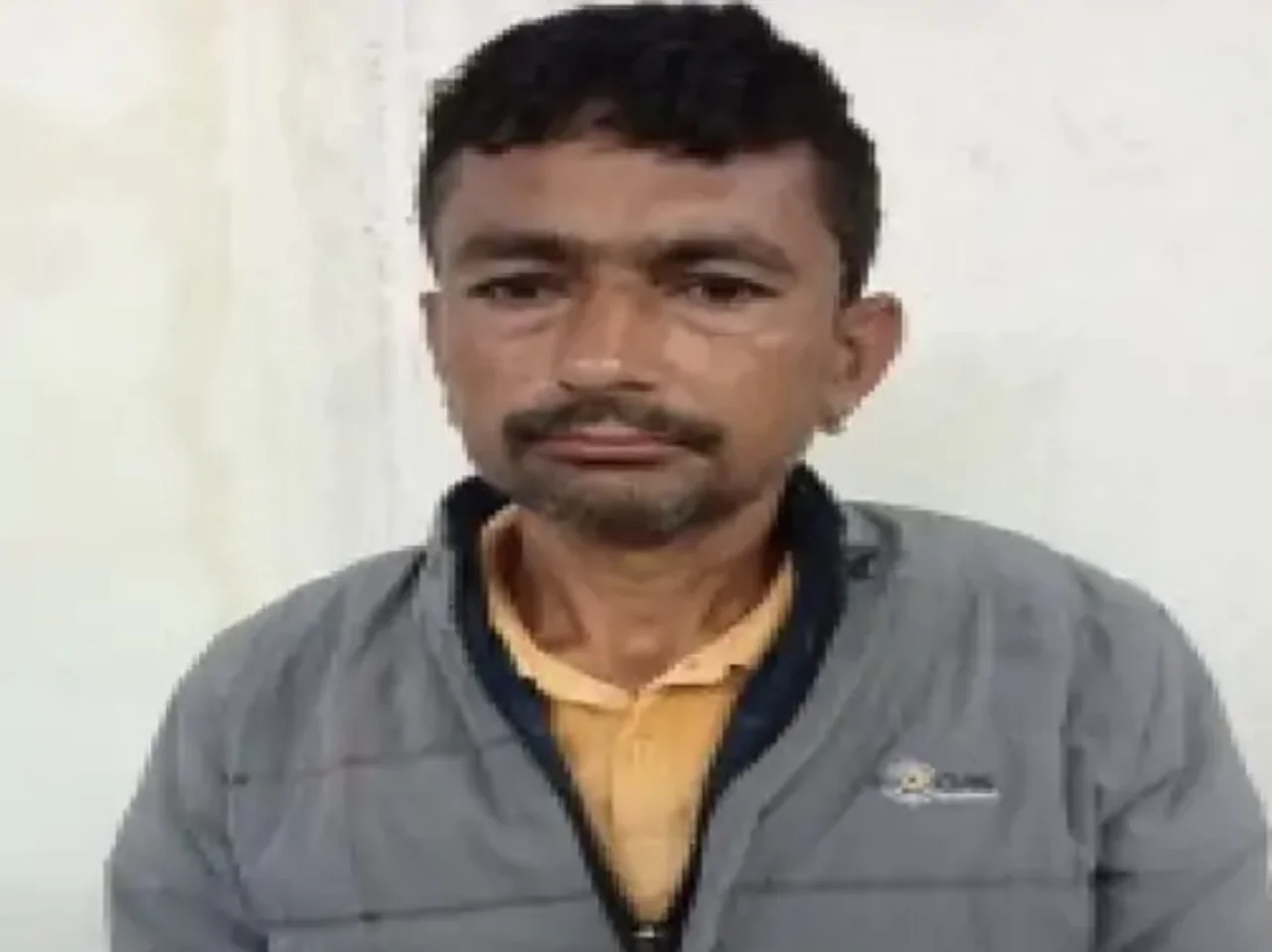 खेत के सन्नाटे में छिपा था 12 लाख का काला राज,जब पुलिस पहुँची तो उड़ गए तस्कर के होश!