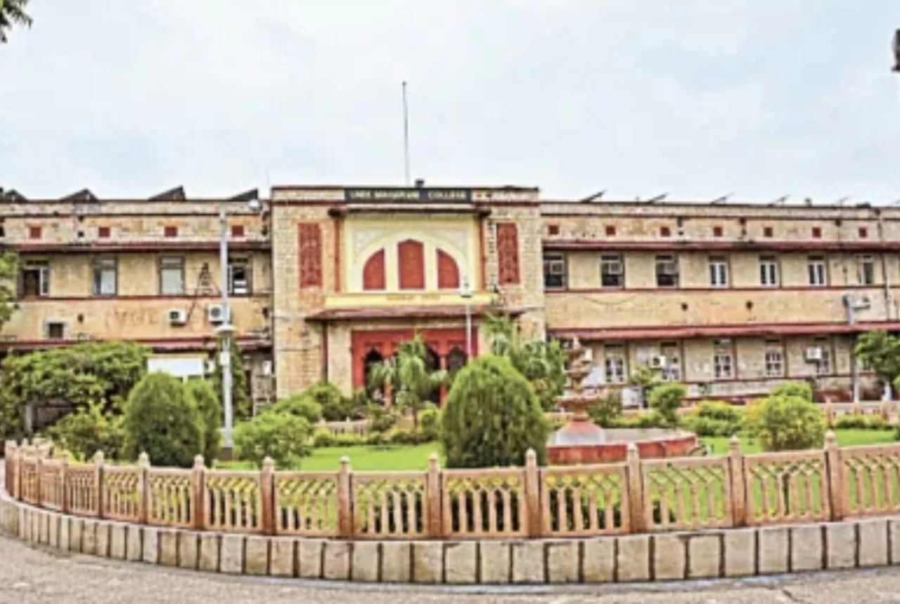 जयपुर की शान,महाराजा और महारानी कॉलेज की जमीन... क्या अब इतिहास बन जाएगी?सरकार के एक गुपचुप फैसले ने उड़ाए सबके होश! आखिर कौन है इस 'अवैध' खेल के पीछे?