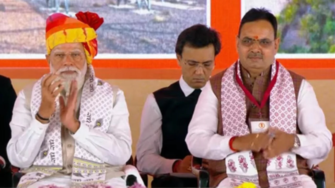 प्रधानमंत्री नरेंद्र मोदी अजमेर के कार्यक्रम के दौरान